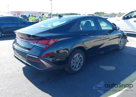 2024 Hyundai Elantra Sel z USA, uszkodzony, nr VIN KMHLM4DG3RU762823